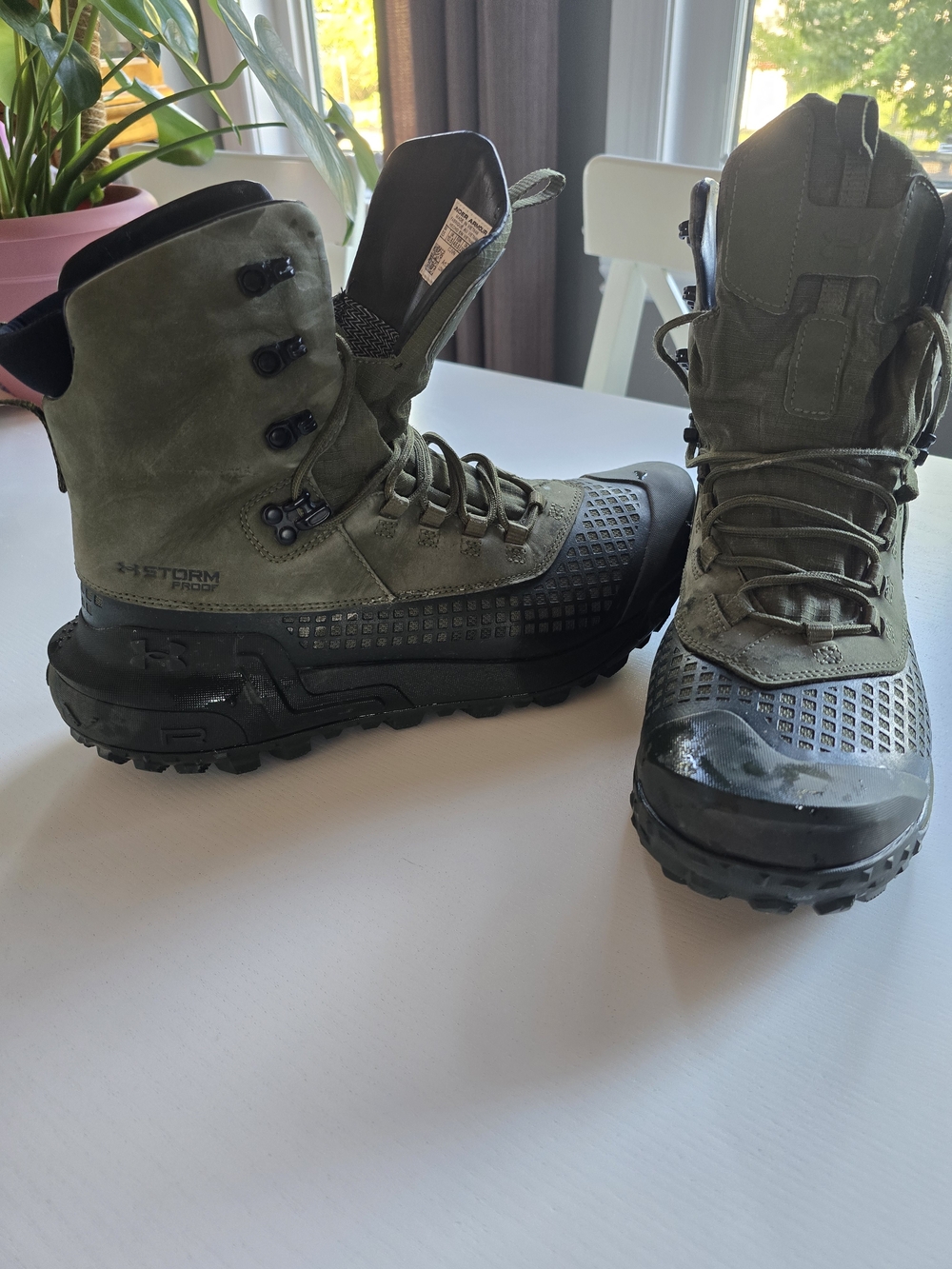 Under Armour Men's HOVR Raider Waterproof Boots size 11.5